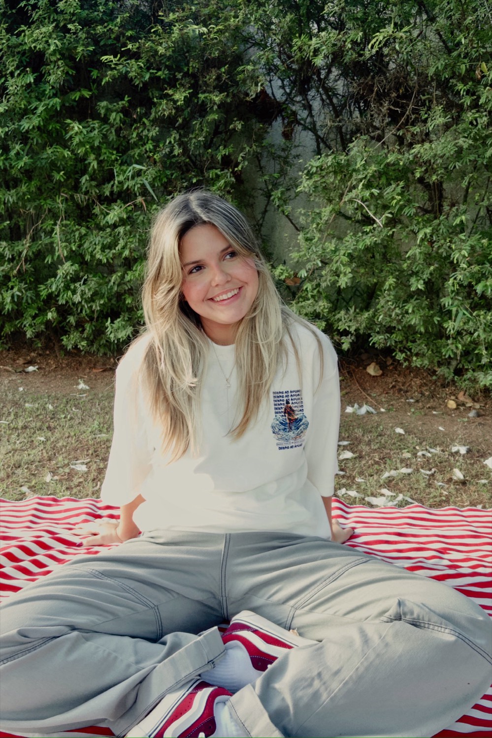 Isadora sorrindo